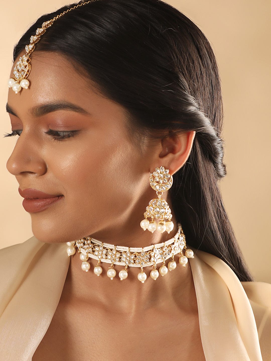 tricky Produktiv Uoverensstemmelse Shop Rubans 24K Gold Plated Kundan Studded White Pearl Beaded Choker  Necklace Set Online at Rubans