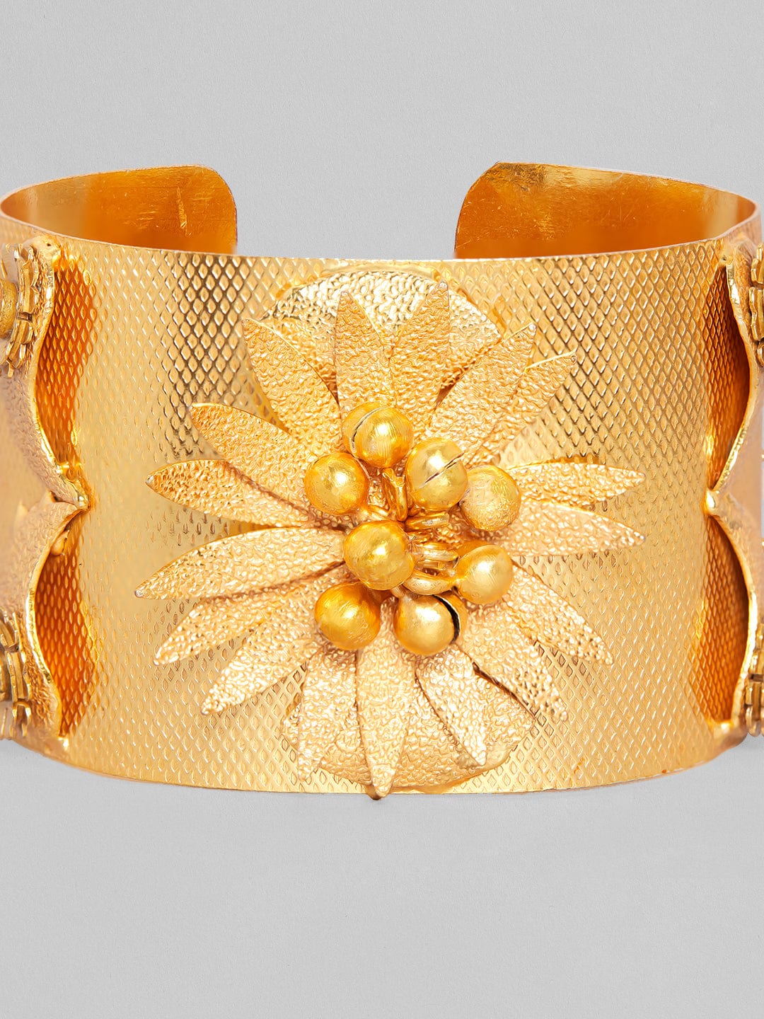 Thick Gold Bracelet, Thick Gold Bangle, Hammered Gold Bangle, Stacking  Bangles, 24k Gold Bracelet, Gold Bangle, Textured Bracelets — Bella Fiore  Custom Floral Design