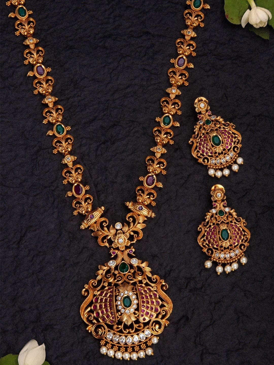Rubans Gold-Plated Metal Antique Jewellery Set Necklace Set
