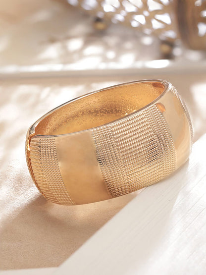 Rubans Voguish Gilded Harmony: Set of 2 Gold-Colored Bracelets Bangles &amp; Bracelets