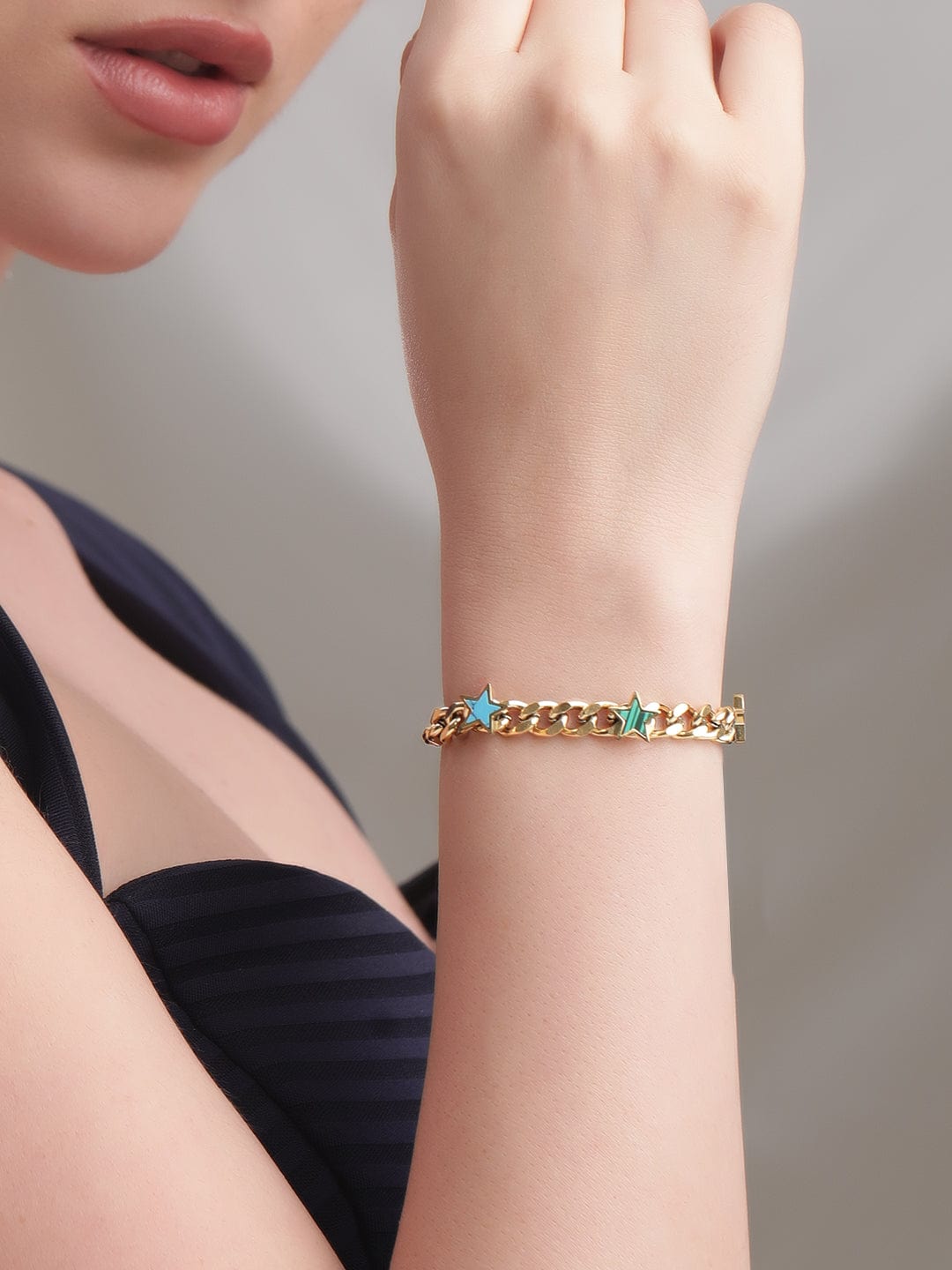 Rubans Voguish Gold plated Star Charm cuban link bracelet Bangles & Bracelets