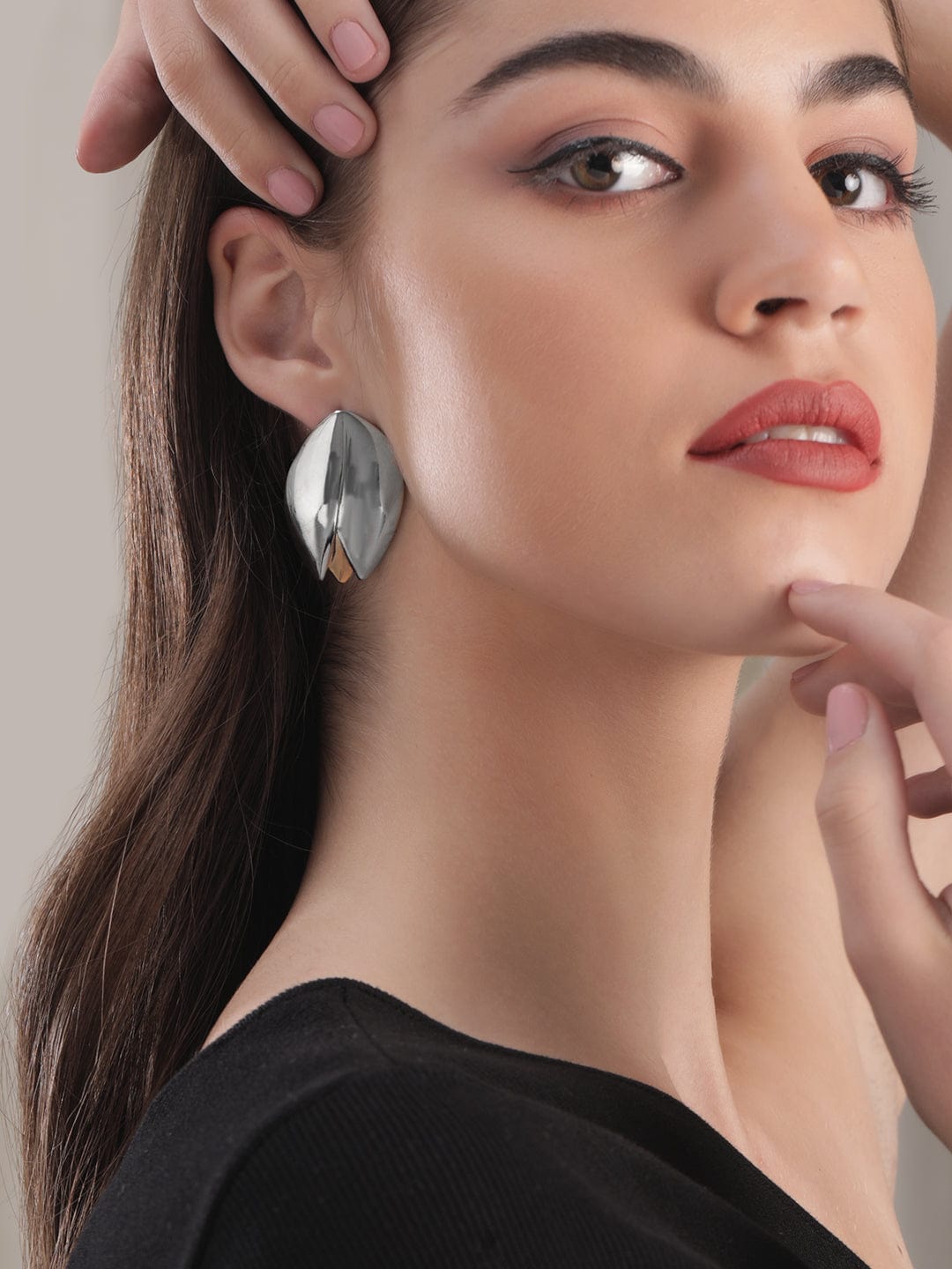 Rubans Voguish Nature's Whispers: Silver Tone Leaf Pattern Earrings Earrings