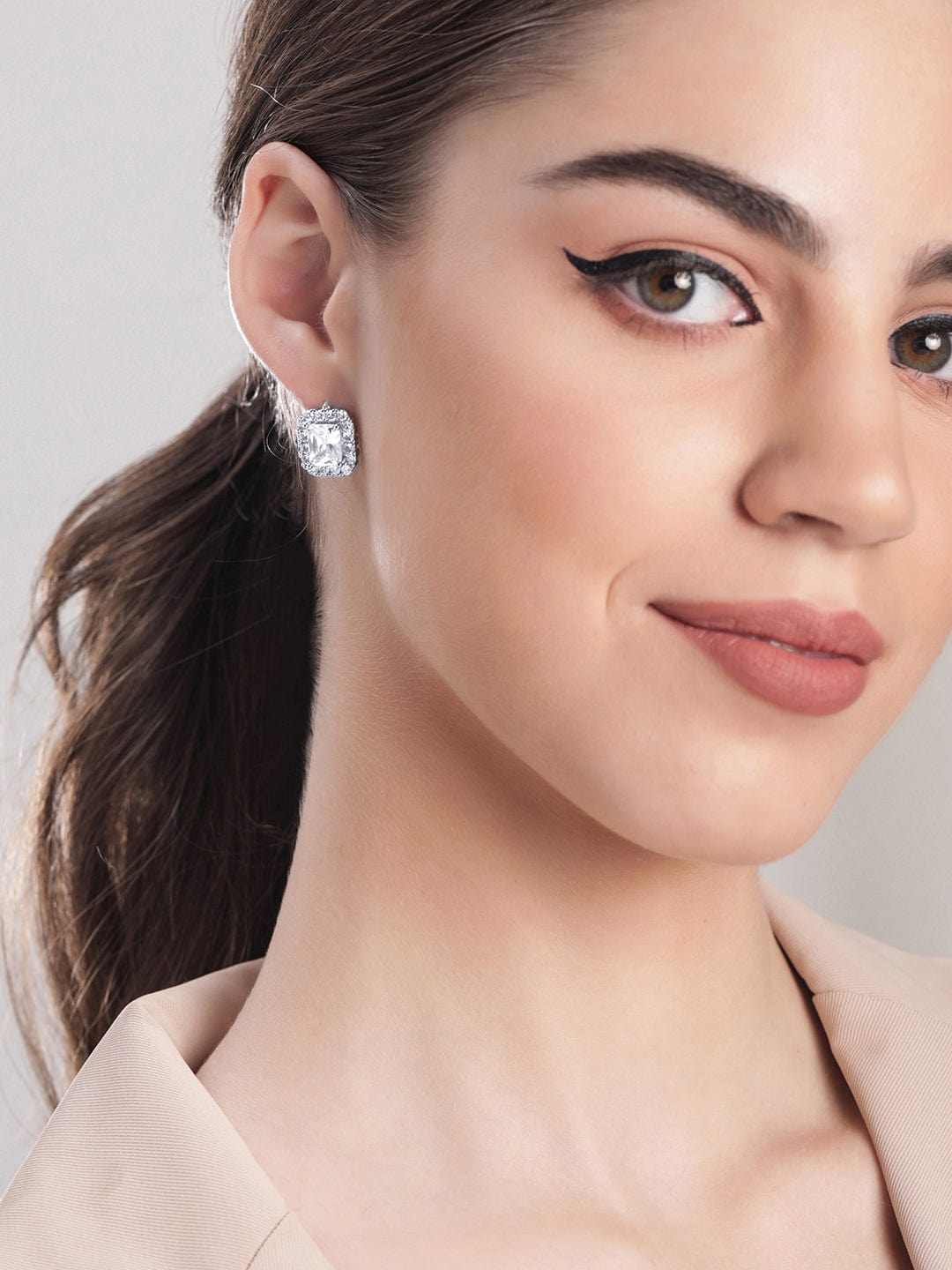 Rubans Voguish Shimmering Elegance Sterling Silver Huggie Hoop Earrings Earrings