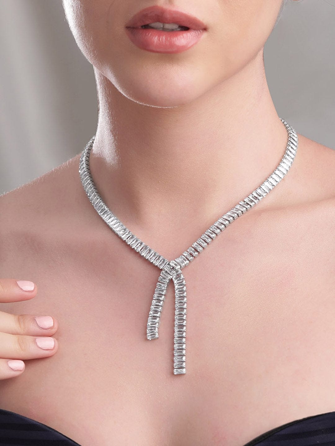 Rubans Voguish Western Whisper Silver Necklace Necklace
