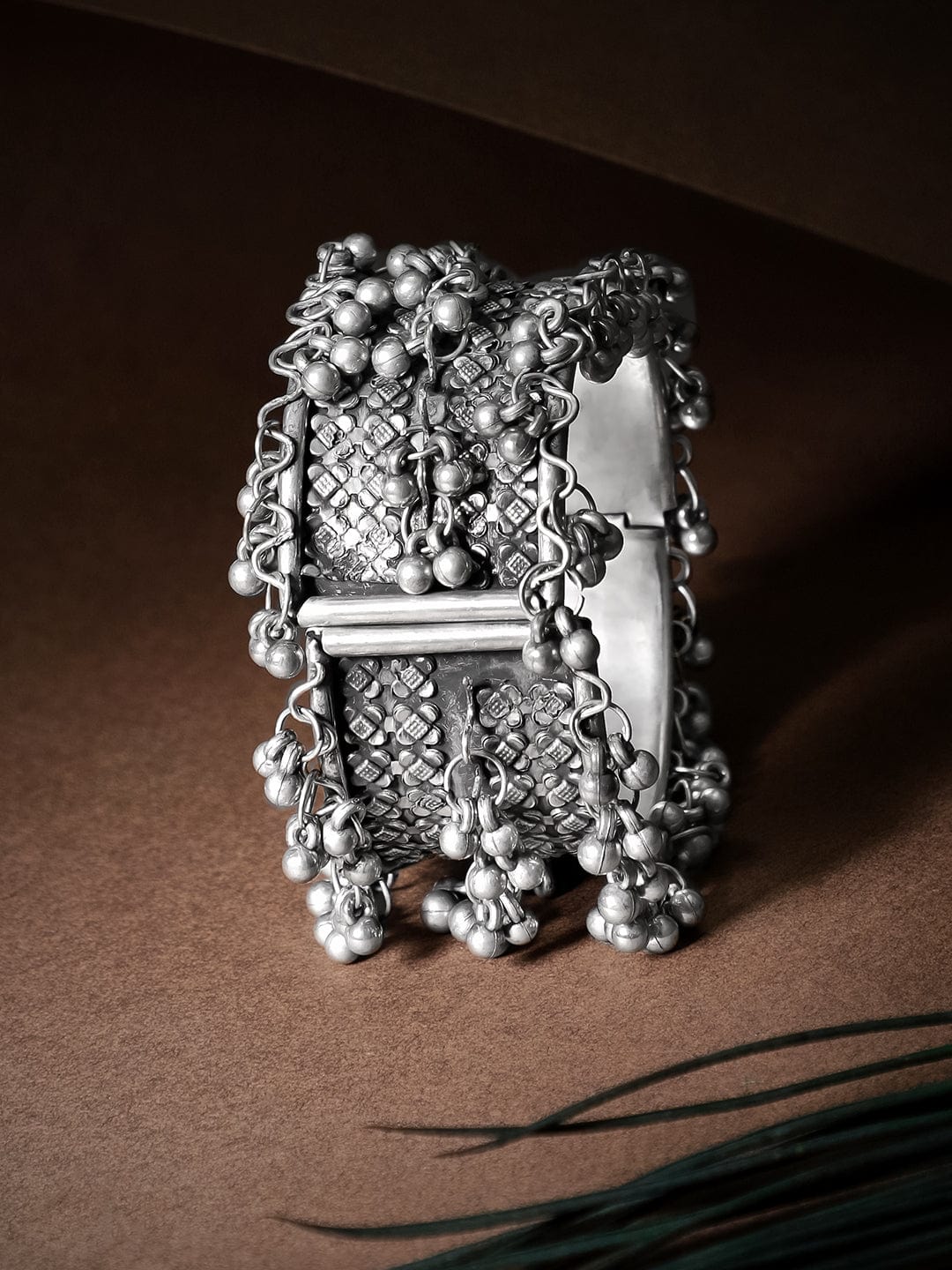 Rubans Women Oxidised Silver-Plated Kada Bracelet Bangles &amp; Bracelets