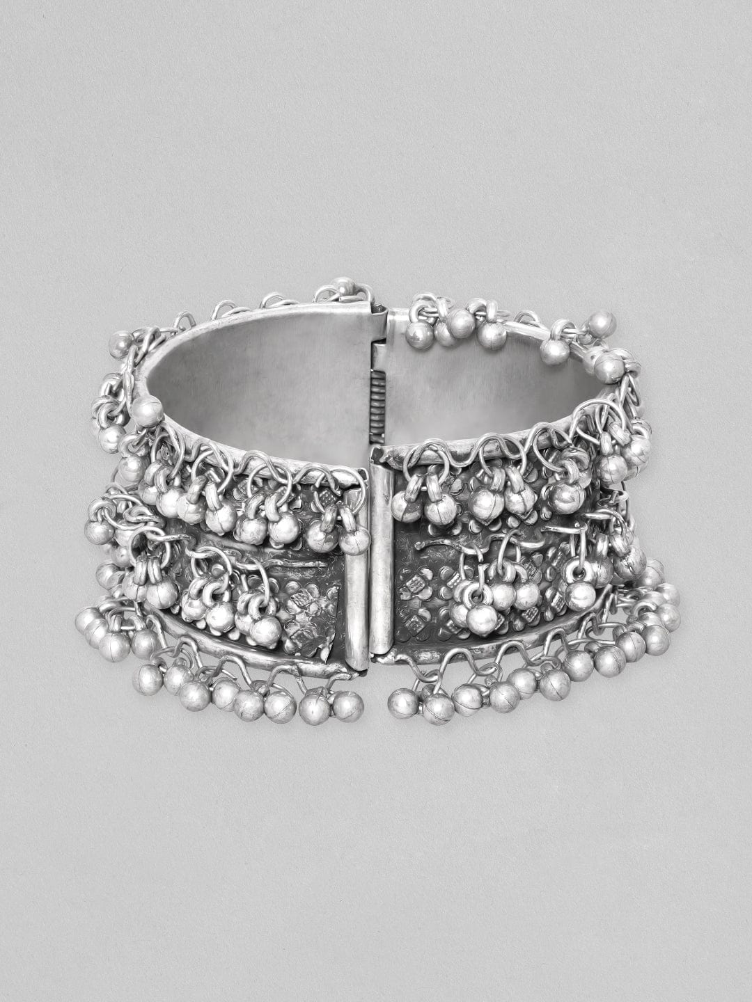 Rubans Women Oxidised Silver-Plated Kada Bracelet Bangles & Bracelets
