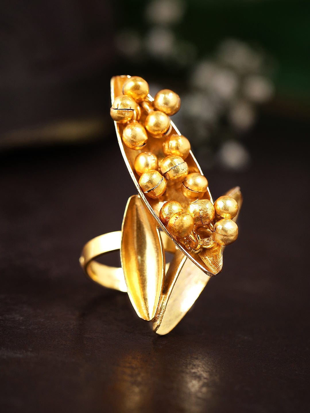 New Luxury Gold Color Plated Crystal Ring Geometric V Charm Rings