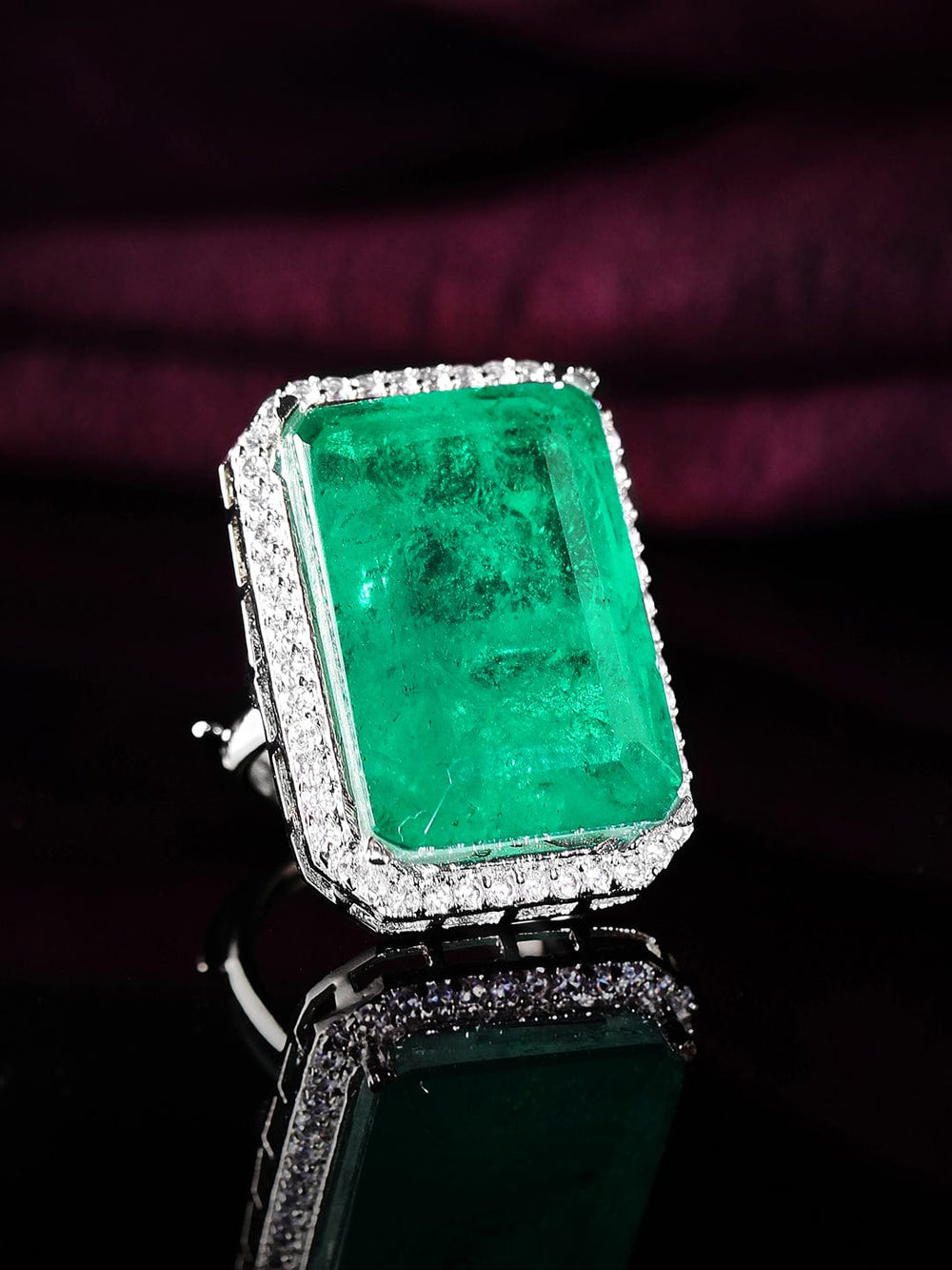 Rubans Emerald Cocktail Ring Rings
