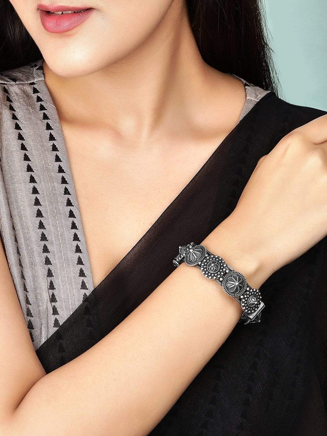Rubans Oxidized Handcrafted Metal Bracelet Bangles &amp; Bracelets